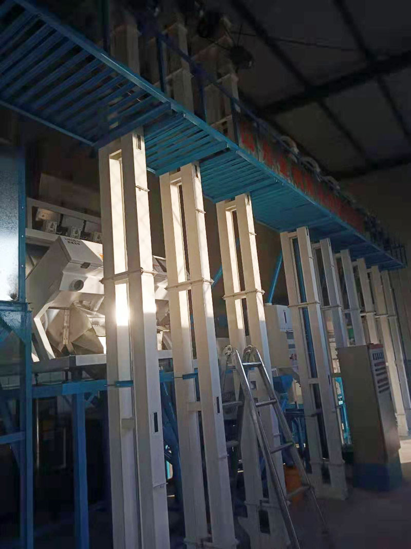 河北張家口市萬全縣20噸小米成套加工設備安裝調試完畢