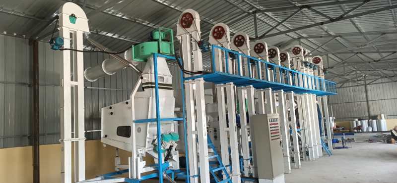 遼寧朝陽建平NZJ15噸小米成套加工設(shè)備安裝調(diào)試完畢